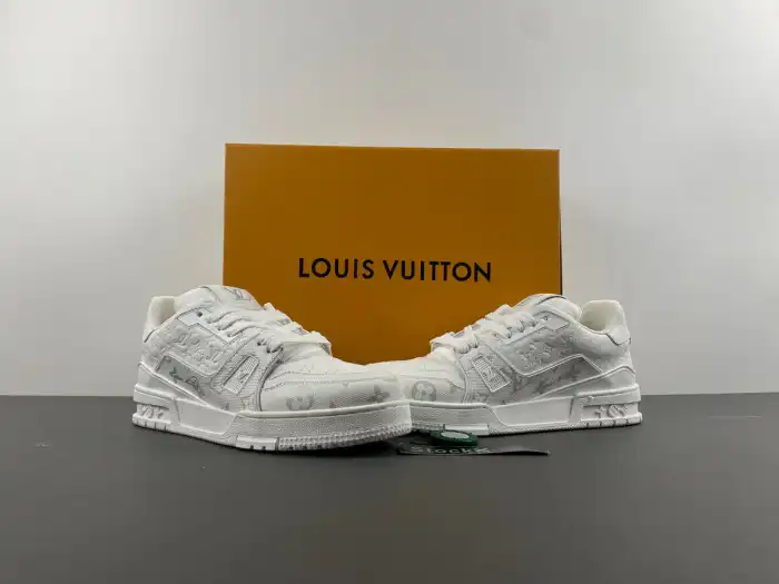 Affordable LV TRAINER SNEAKER 24052404 0123