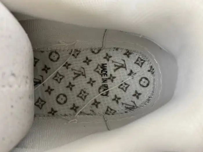 Affordable LV TRAINER SNEAKER 24052404 0123