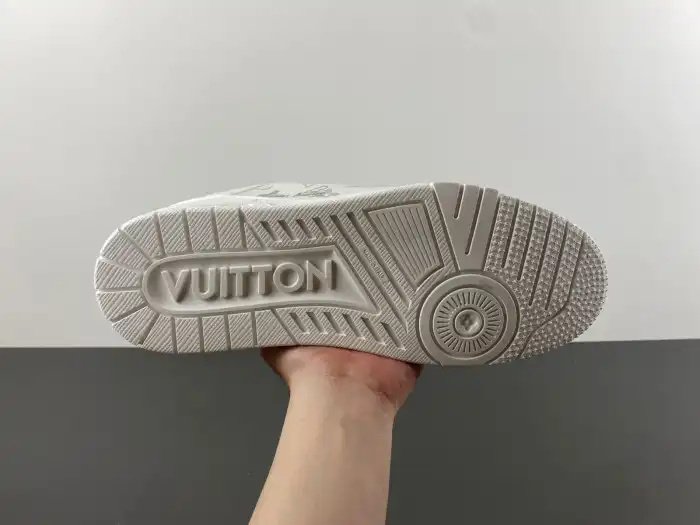 Affordable LV TRAINER SNEAKER 24052404 0123